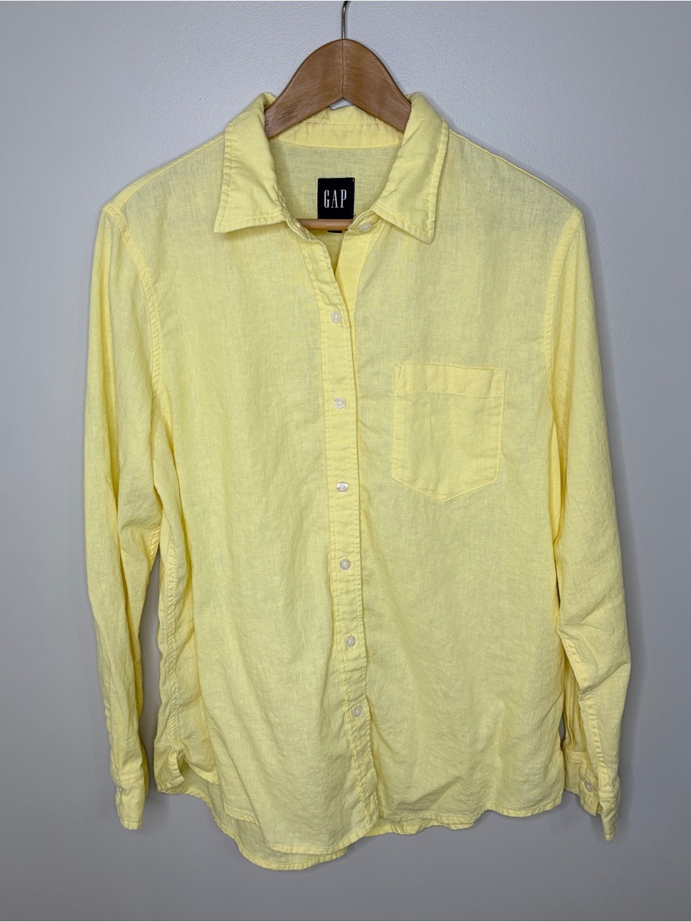 GAP Men’s Pale Yellow Button-Up Casual Shirt Large
